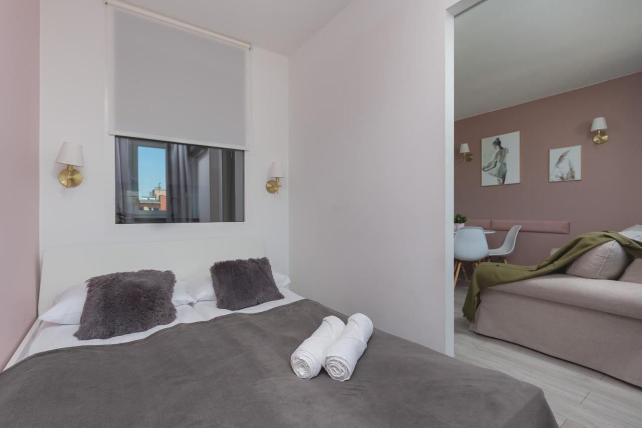 Apartaments Solec 79 By Noclegi Renters Varsavia Esterno foto
