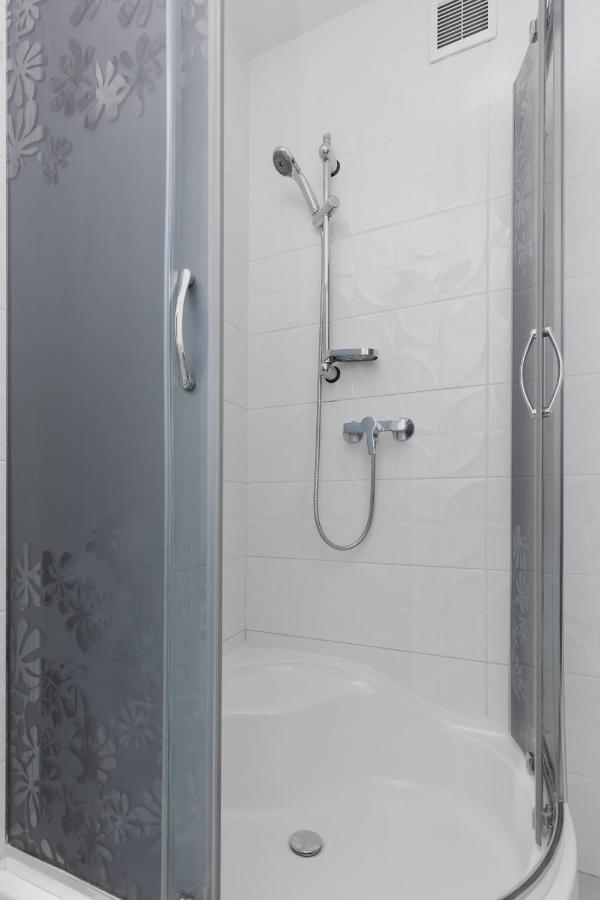Apartaments Solec 79 By Noclegi Renters Varsavia Esterno foto