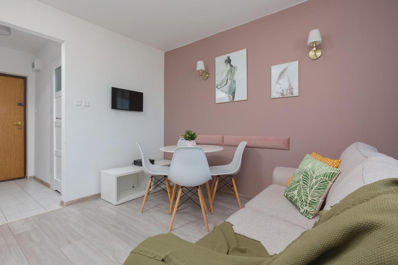 Apartaments Solec 79 By Noclegi Renters Varsavia Esterno foto